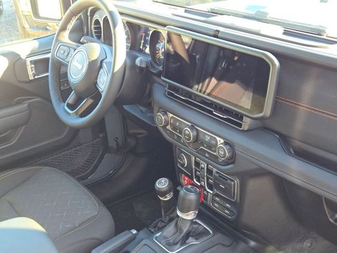 New 2026 Jeep Gladiator Mojave AWD/4WD image 9