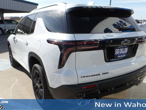 New 2026 Chevrolet Traverse LT w/ Midnight/Sport Edition image 3