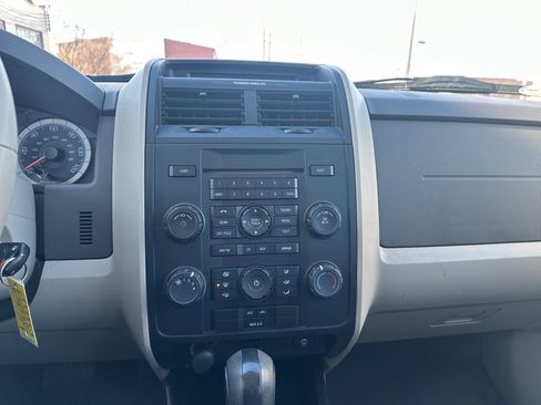 Used 2009 Ford Escape XLS image 12