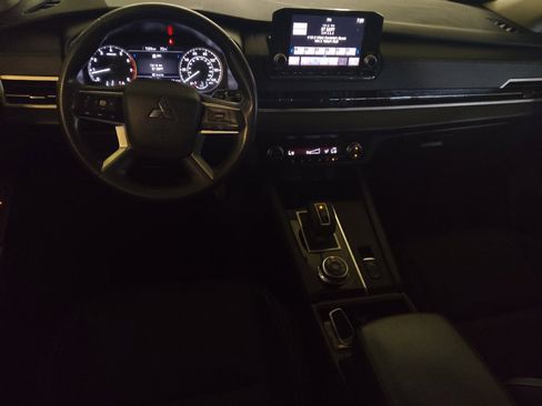 Used 2023 Mitsubishi Outlander ES FWD image 22