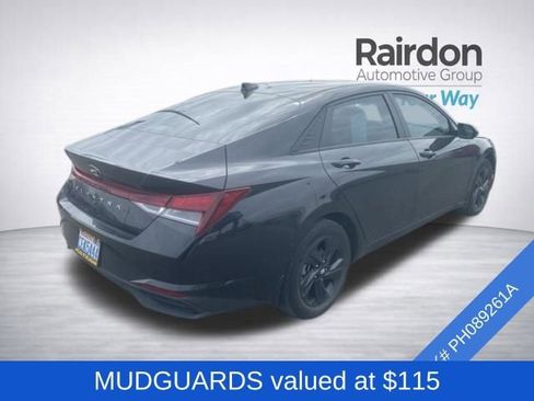 Used 2023 Hyundai Elantra SEL image 3