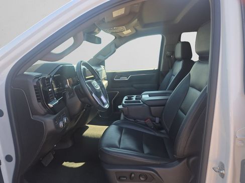 Used 2025 GMC Sierra 1500 SLT AWD/4WD image 9