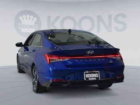 Used 2023 Hyundai Elantra Limited image 10
