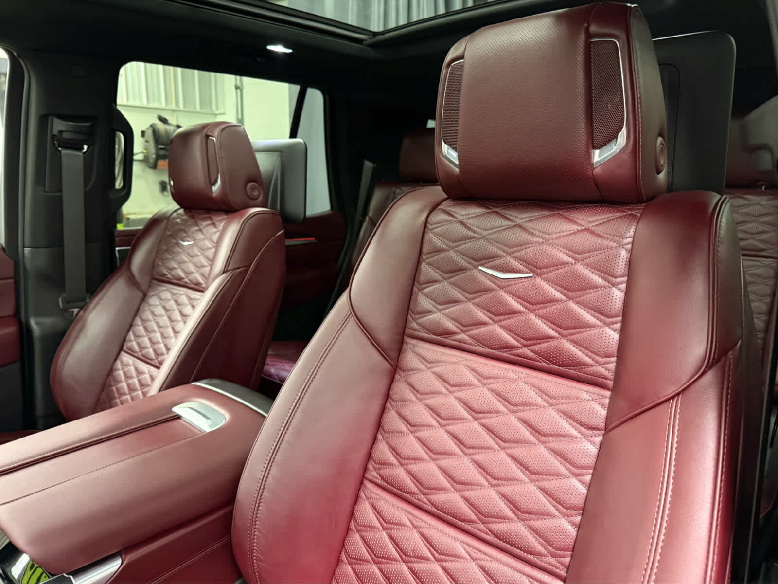 Used 2026 Cadillac Escalade Luxury w/ LPO, Floor Liner Package AWD/4WD image 11