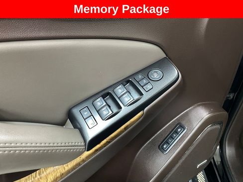 Used 2016 GMC Yukon Denali w/ Open Road Package AWD/4WD image 12