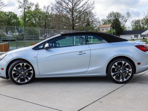 Used 2016 Buick Cascada Premium image 4
