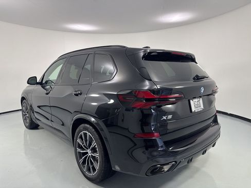 New 2026 BMW X5 xDrive50e w/ M Sport Package AWD/4WD image 5