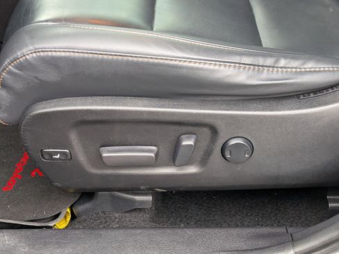 Used 2019 Toyota Highlander XLE image 15