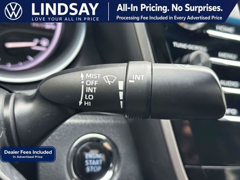 Used 2018 Toyota Camry SE w/ Moonroof Package FWD image 23