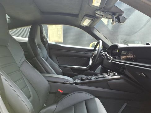 Certified 2025 Porsche 911 Carrera GTS RWD image 19
