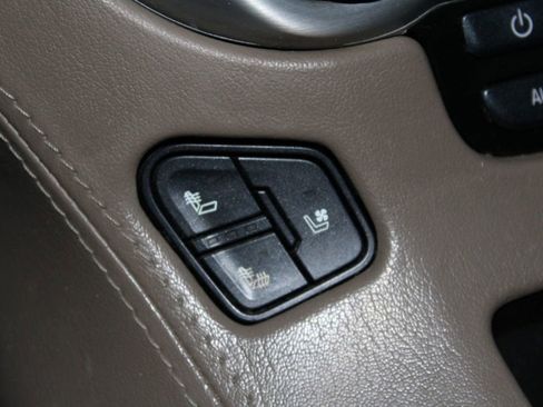 Used 2018 GMC Yukon XL SLT w/ Open Road Package image 28