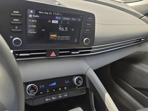 Used 2023 Hyundai Elantra SEL FWD image 18