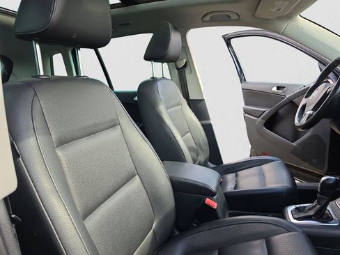 Used 2012 Volkswagen Tiguan S AWD/4WD image 10