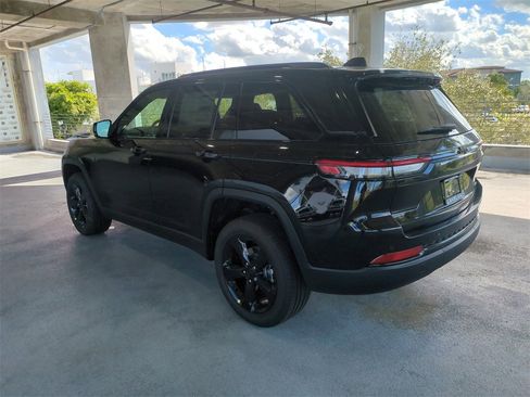 New 2025 Jeep Grand Cherokee Limited image 7