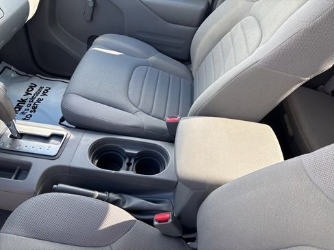 Used 2019 Nissan Frontier S image 16