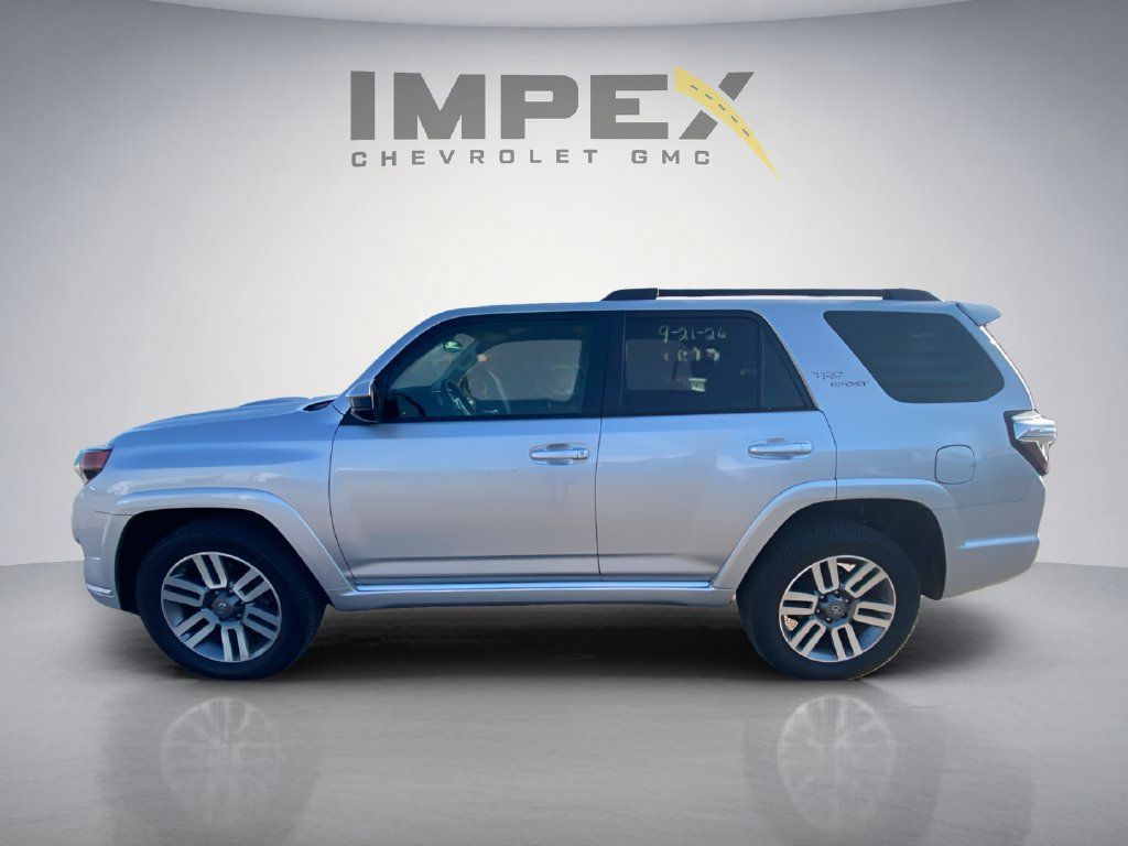 Used 2024 Toyota 4Runner TRD Sport AWD/4WD image 2