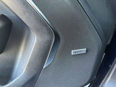 Used 2024 GMC Yukon SLT RWD image 32