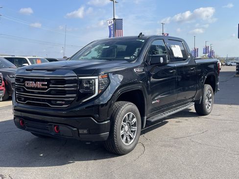 Used 2024 GMC Sierra 1500 AT4 w/ Technology Package image 3