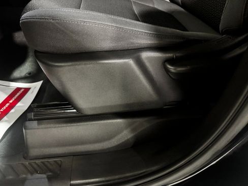 Used 2021 Chevrolet Silverado 1500 Custom image 17