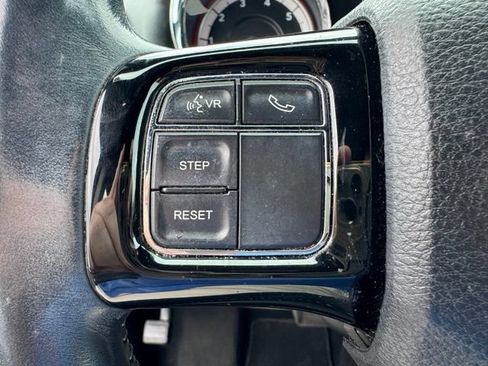 Used 2017 Dodge Grand Caravan SXT FWD image 14