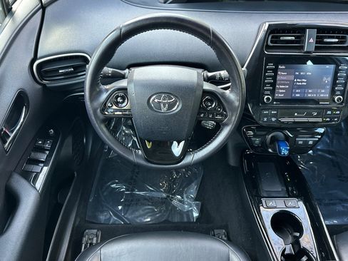 Used 2022 Toyota Prius XLE image 13