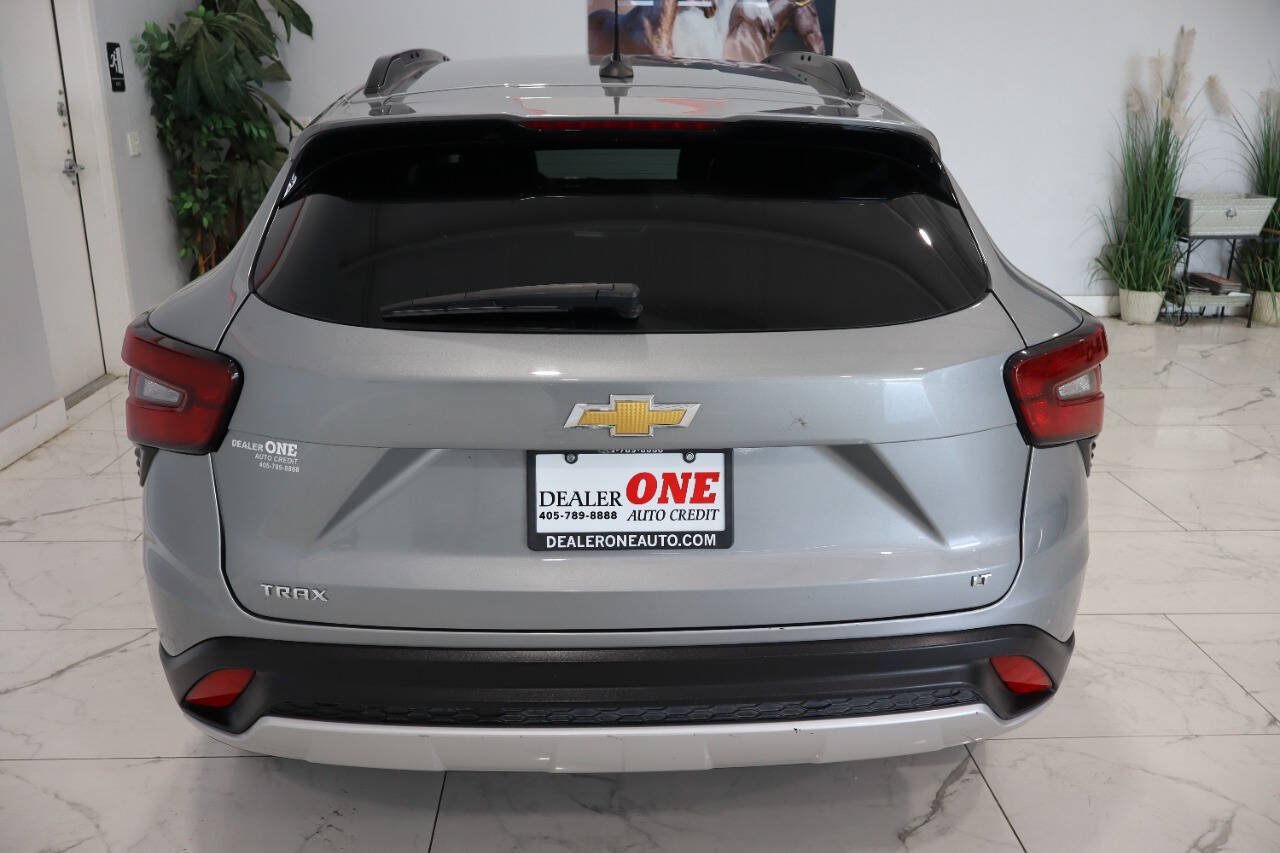 Used 2024 Chevrolet Trax LT FWD image 5