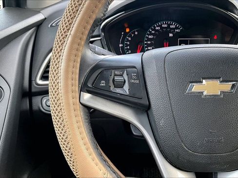 Used 2018 Chevrolet Trax LT w/ LT Convenience Package AWD/4WD image 17