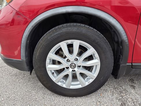 Used 2017 Nissan Rogue SV image 10