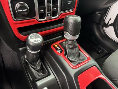 Used 2020 Jeep Wrangler Unlimited Sport S image 25