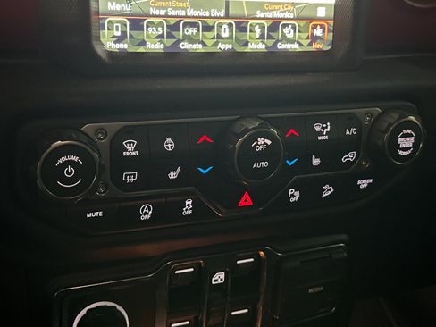 Used 2018 Jeep Wrangler Unlimited Rubicon image 20