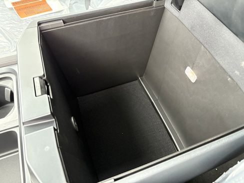 New 2026 Ford F350 Lariat w/ Black Appearance Package image 38