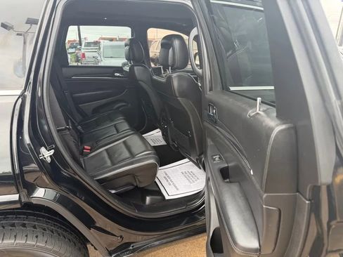 Used 2020 Jeep Grand Cherokee Overland AWD/4WD image 7