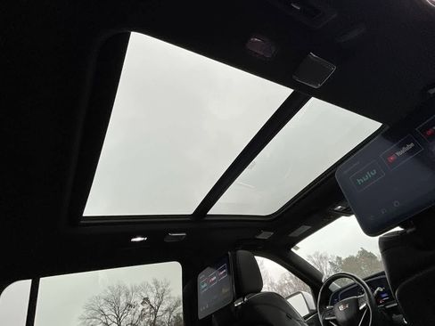 Certified 2023 Cadillac Escalade ESV V image 22