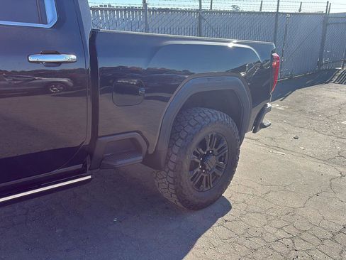Used 2021 GMC Sierra 2500 Denali w/ Denali Black Diamond Edition image 22