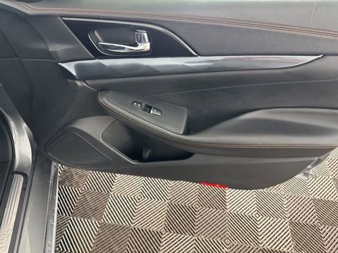 Used 2019 Nissan Maxima SR w/ Premium Package FWD image 19
