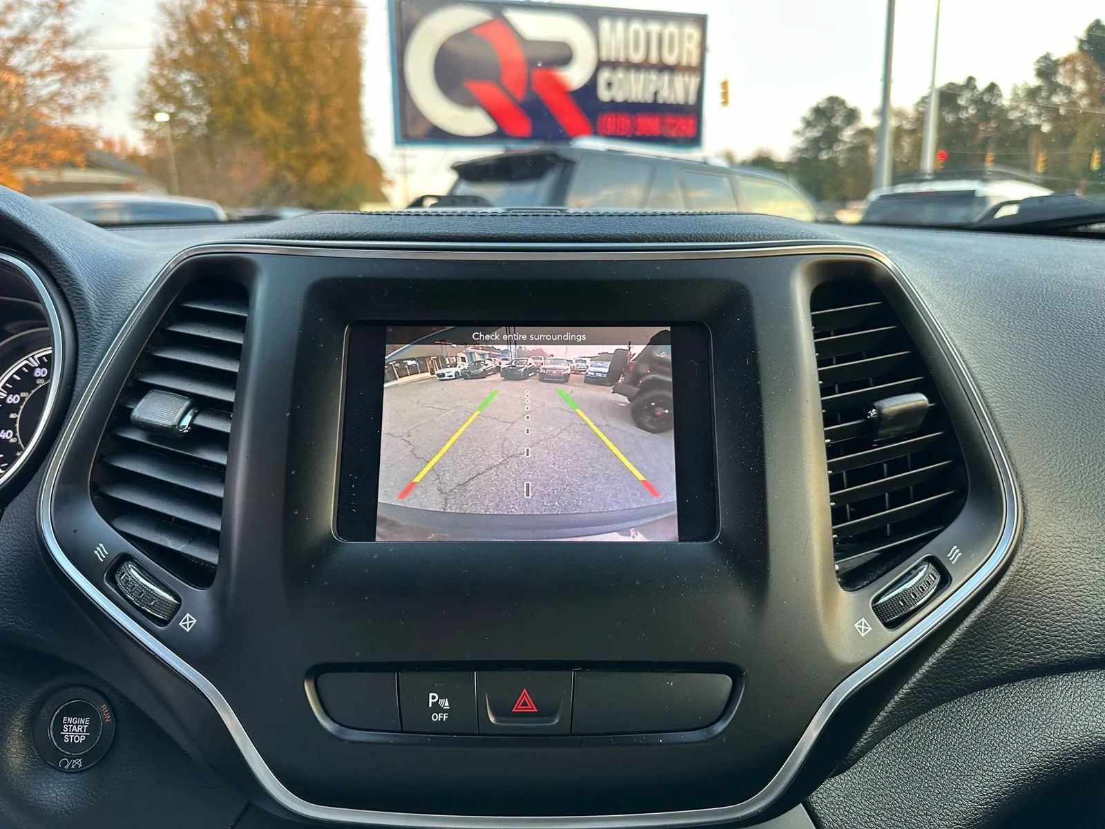 Used 2019 Jeep Cherokee Latitude Plus AWD/4WD image 15