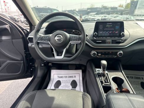 Used 2022 Nissan Altima 2.5 SV image 13