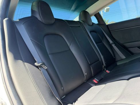 Used 2018 Tesla Model 3 Long Range RWD image 19