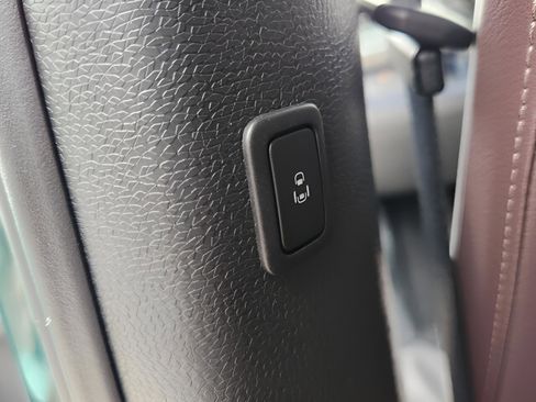 New 2025 Volkswagen ID. Buzz Pro S image 10