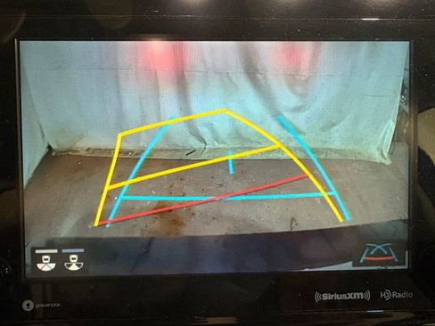 Used 2021 Toyota Venza LE image 20