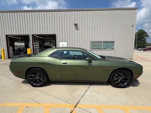 Used 2022 Dodge Challenger R/T w/ Plus Package RWD image 9