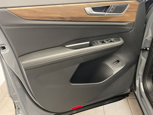 New 2026 Volkswagen Atlas SE image 8