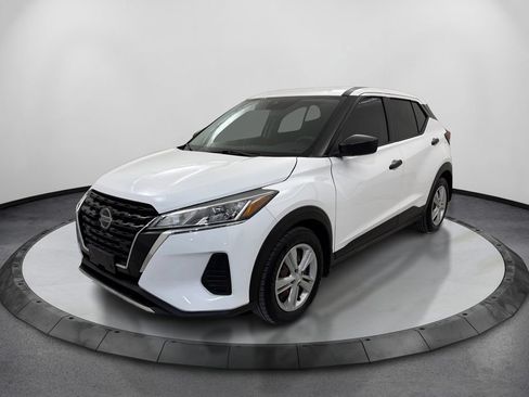 Used 2021 Nissan Kicks S FWD image 1
