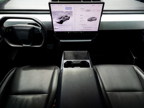 Used 2024 Tesla Cybertruck AWD Crew Cab image 33
