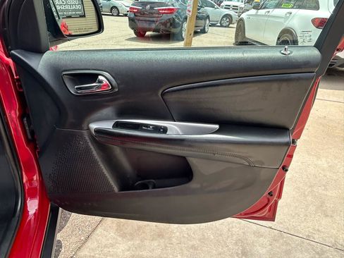 Used 2018 Dodge Journey SE w/ Connectivity Group FWD image 16