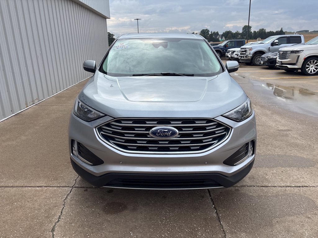 Certified 2024 Ford Edge Titanium AWD/4WD image 2