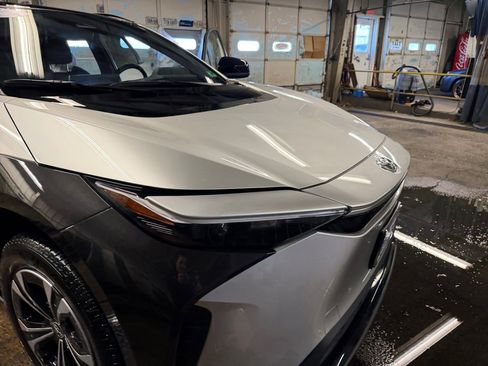 Used 2023 Toyota bZ4X XLE w/ Weather Package image 28