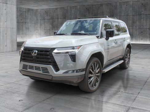 Used 2024 Lexus GX 550 w/ Accessory Package (2T) AWD/4WD image 12