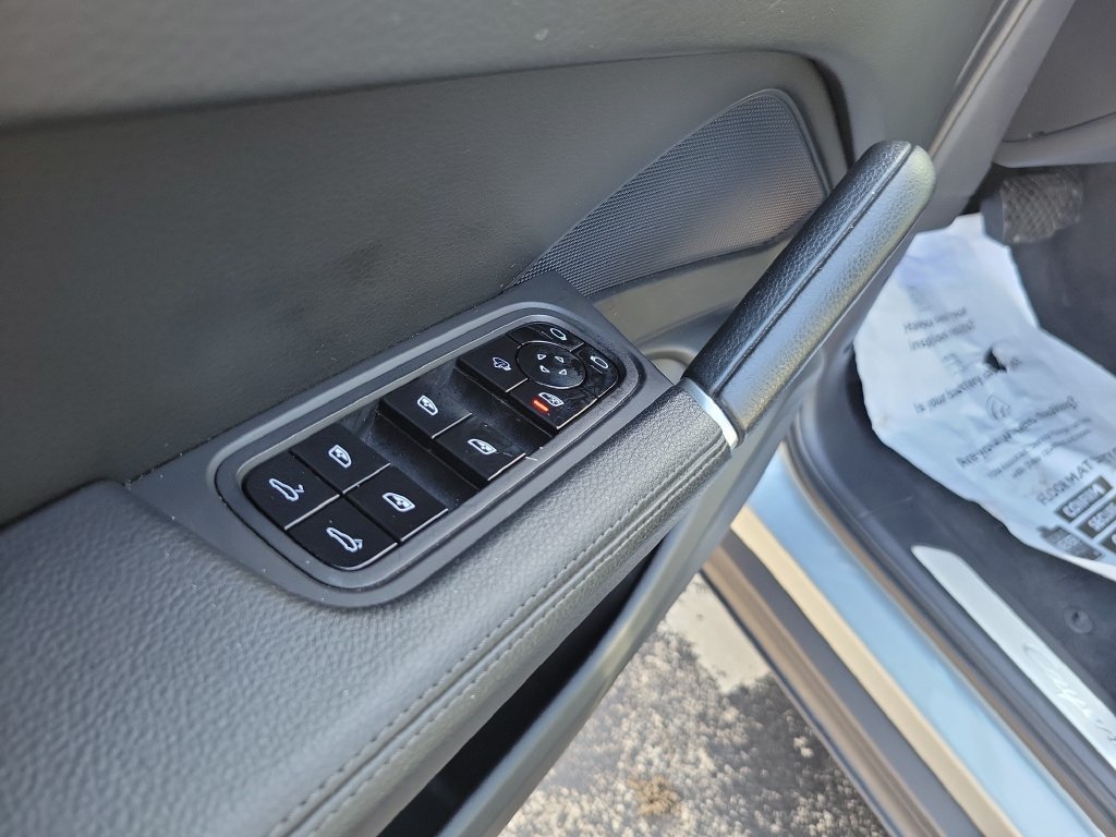 Used 2021 Porsche Cayenne AWD/4WD image 22