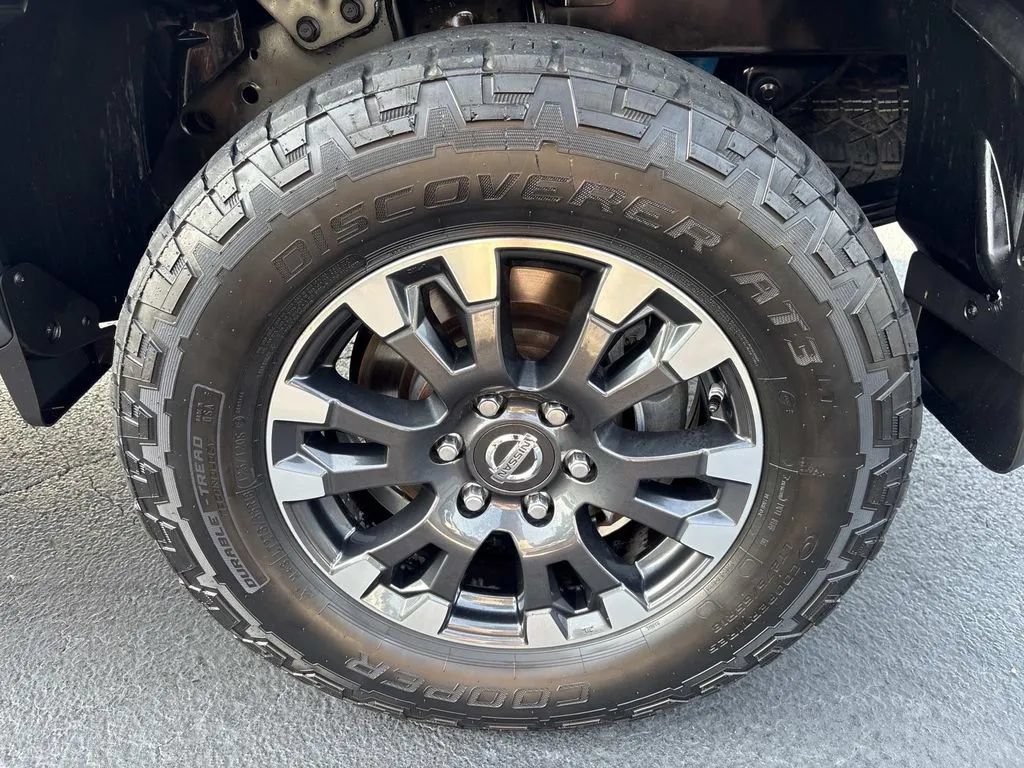 Used 2019 Nissan Titan PRO-4X w/ Pro-4x Convenience Package AWD/4WD image 11